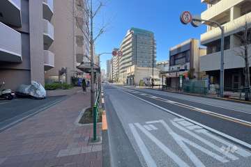 敷地北西側の前面道路