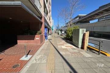 敷地東側の前面道路　