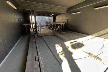 敷地内駐車場（屋内機械式）