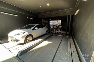 敷地内駐車場（屋内機械式）