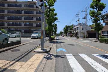 敷地北側の前面道路