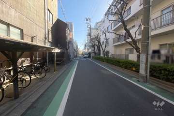 敷地東側の前面道路