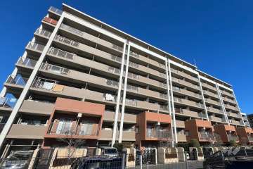 コスモデュオスクエアサザンスクエアの外観（南西側から）