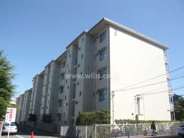 宝塚逆瀬台住宅2号棟の外観（北西から）