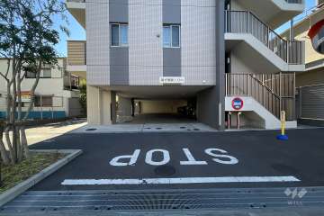 駐車場の出入り口