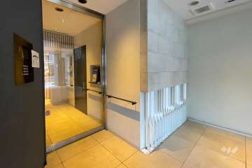 エントランスはオートロック付きです。