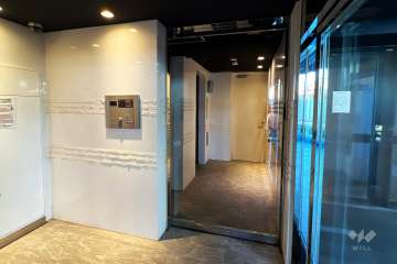 エントランスはオートロック付きです。