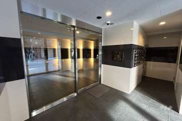 エントランスはオートロック付きです。