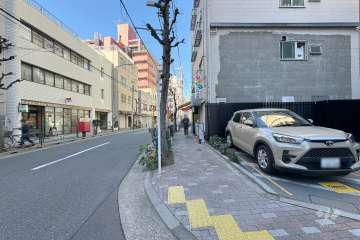 敷地南側の前面道路