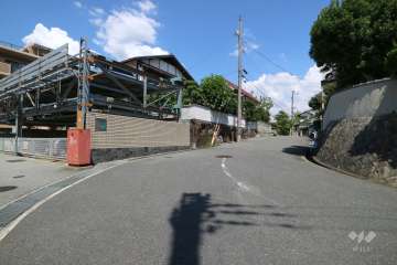 敷地南側の前面道路