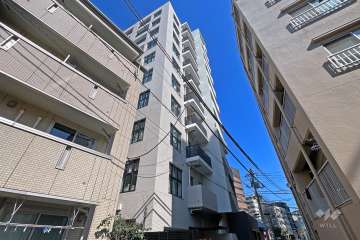 アトラス日暮里マスターコートの外観（南東側から）