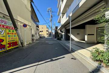 敷地南側の前面道路　