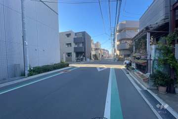 敷地北東側の前面道路