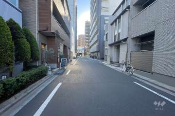 敷地北西側の前面道路