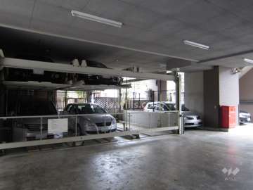 敷地内駐車場（屋内機械式）