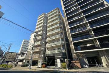 トラディス日暮里Eの外観（北東側から）