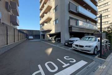 駐車場の出入り口