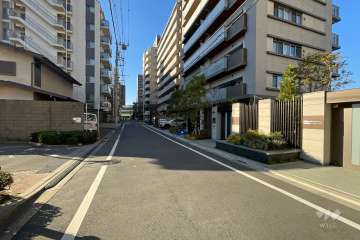 敷地南側の前面道路　