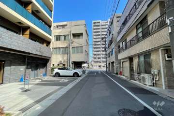 敷地南東側の前面道路