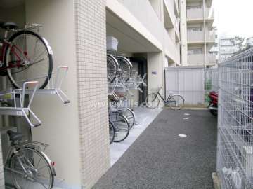 屋根のある駐輪場