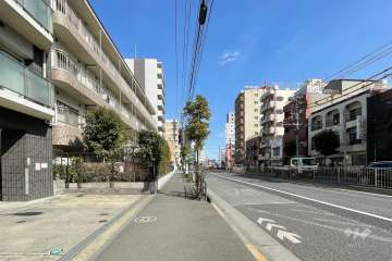 敷地南側の前面道路　