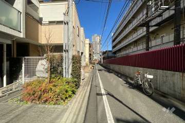 敷地東側の前面道路　