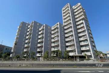 コスモ西新井クレステイジの外観（北東側から）　　　