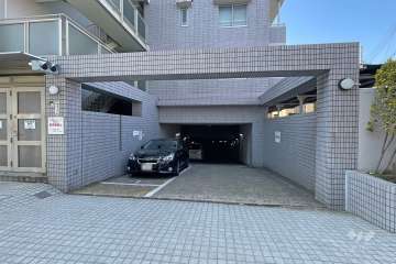 駐車場の出入り口　