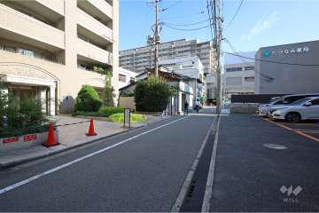 敷地東側の前面道路