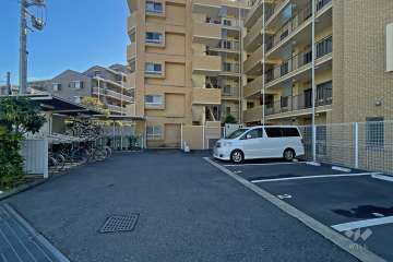 敷地内駐車場（屋外平面式）