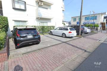 敷地内駐車場（屋外平面式）