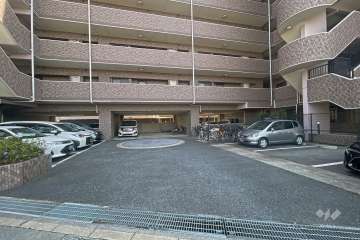 敷地内駐車場（屋外平面式）