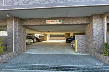 敷地内駐車場（屋内平面式）