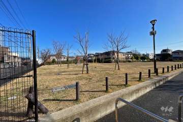 敷地北側にある『伊興ファミリー公園』