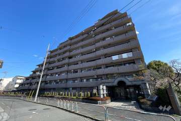 ライオンズガーデンテラス竹の塚の外観（南西側から）