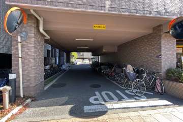 駐車場の出入り口・敷地内駐車場（屋外平面式）