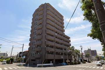 ライオンズマンション竹の塚の外観（北西側から）
