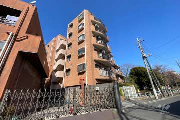 ライオンズマンション竹の塚第5の外観（南西側から）