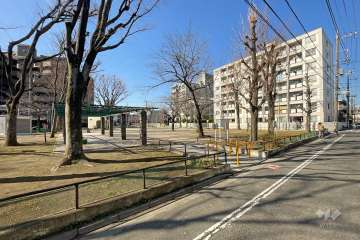 敷地南側に隣接した『竹の塚第二公園』