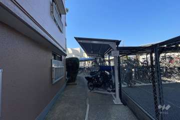 駐輪場（屋根付き）