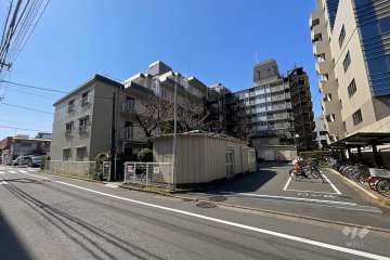 洋伸竹ノ塚マンションの外観（北東側から）