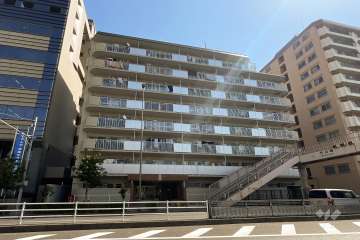 洋伸竹ノ塚マンションの外観（西側から）