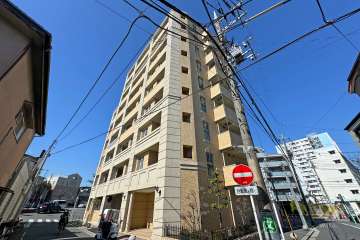 グランシティユーロパレス北千住の外観（南東側から）