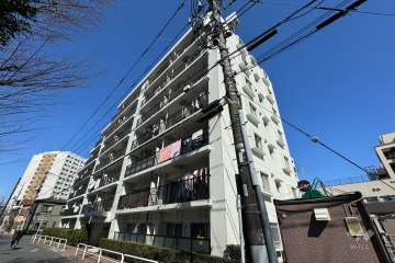 コスモ町屋の外観（南東側から）