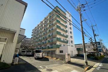 トーア千住マンションの外観（北東側から）　