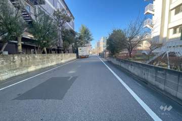 敷地南側の前面道路　