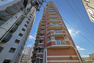 ライオンズグローベル北千住シティマークスの外観（北西側から）