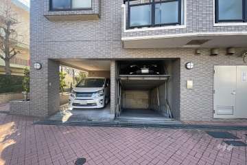 敷地内駐車場（屋内平面式と屋内機械式）