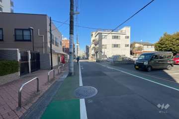 敷地北東側の前面道路　