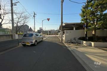 敷地南側の前面道路　　